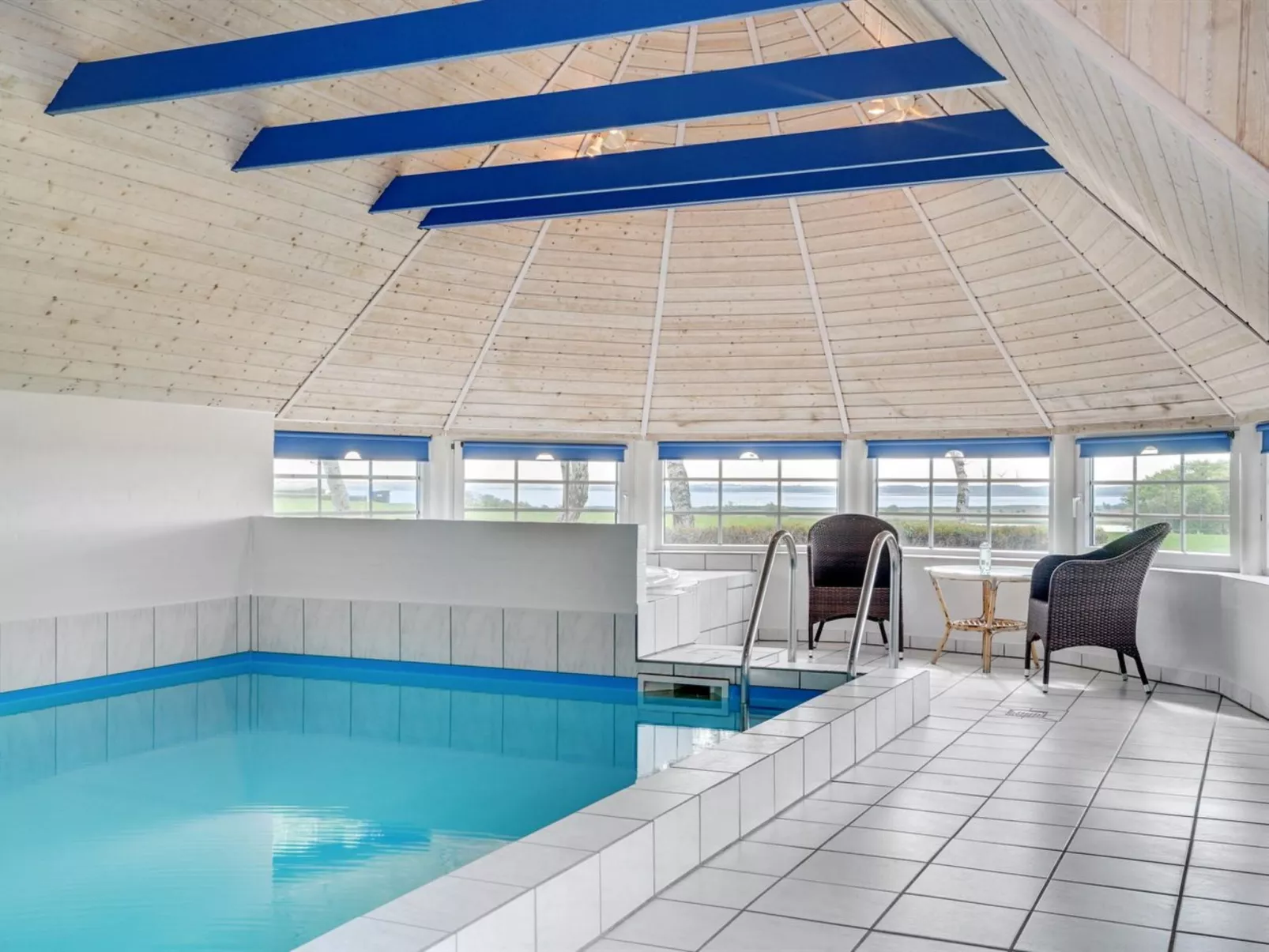 "Jügen" - 900m to the fjord-Buiten