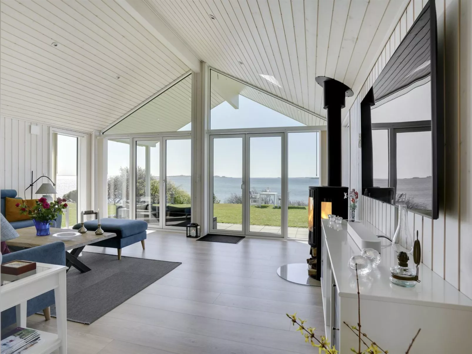 "Lander" - 20m from the sea-Binnen