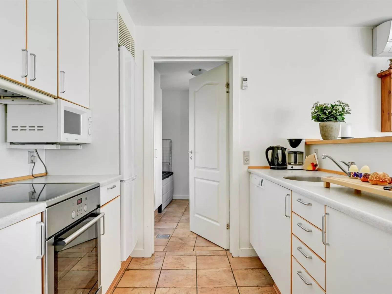 "Arwin" - 250m from the sea-Binnen