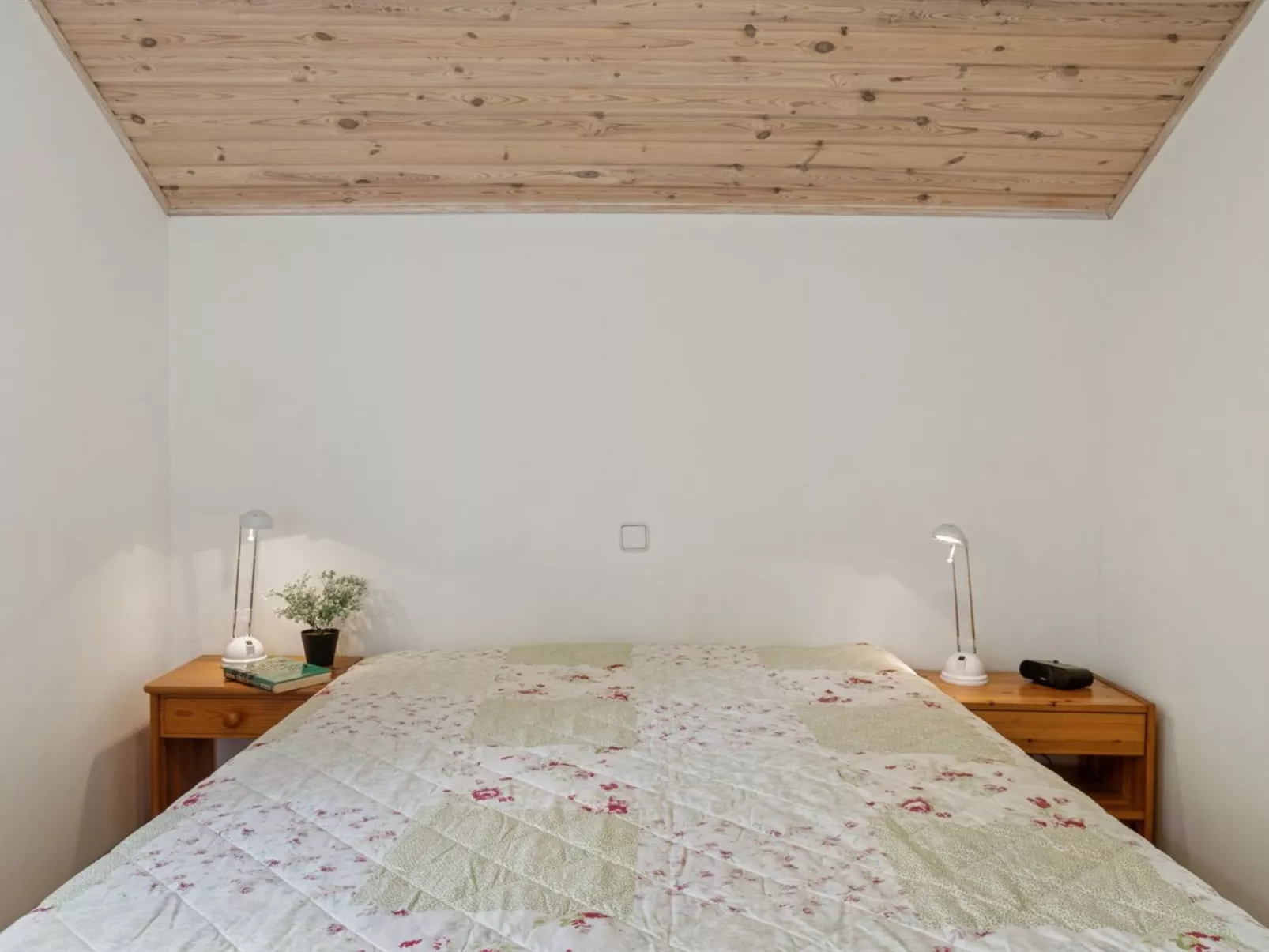 "Merit" - 800m from the sea-Binnen