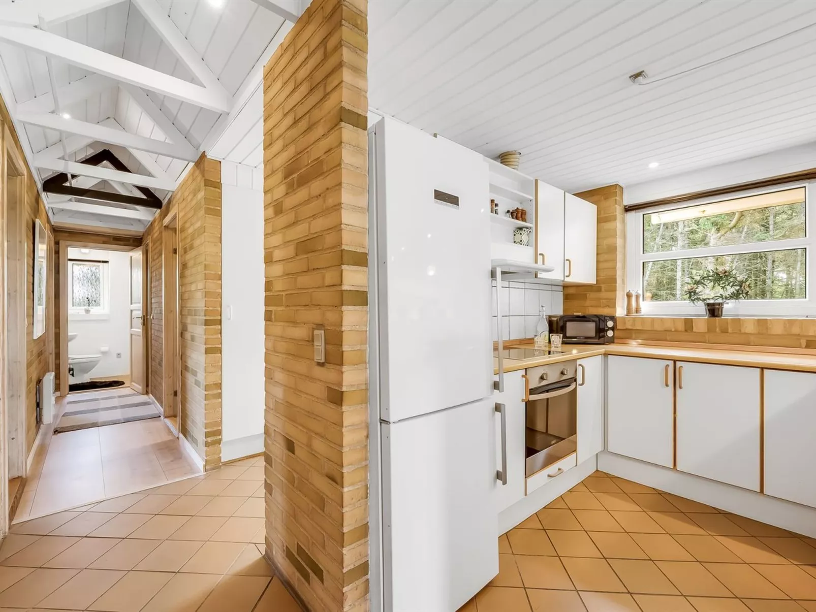 "Ewy" - 300m from the sea-Binnen