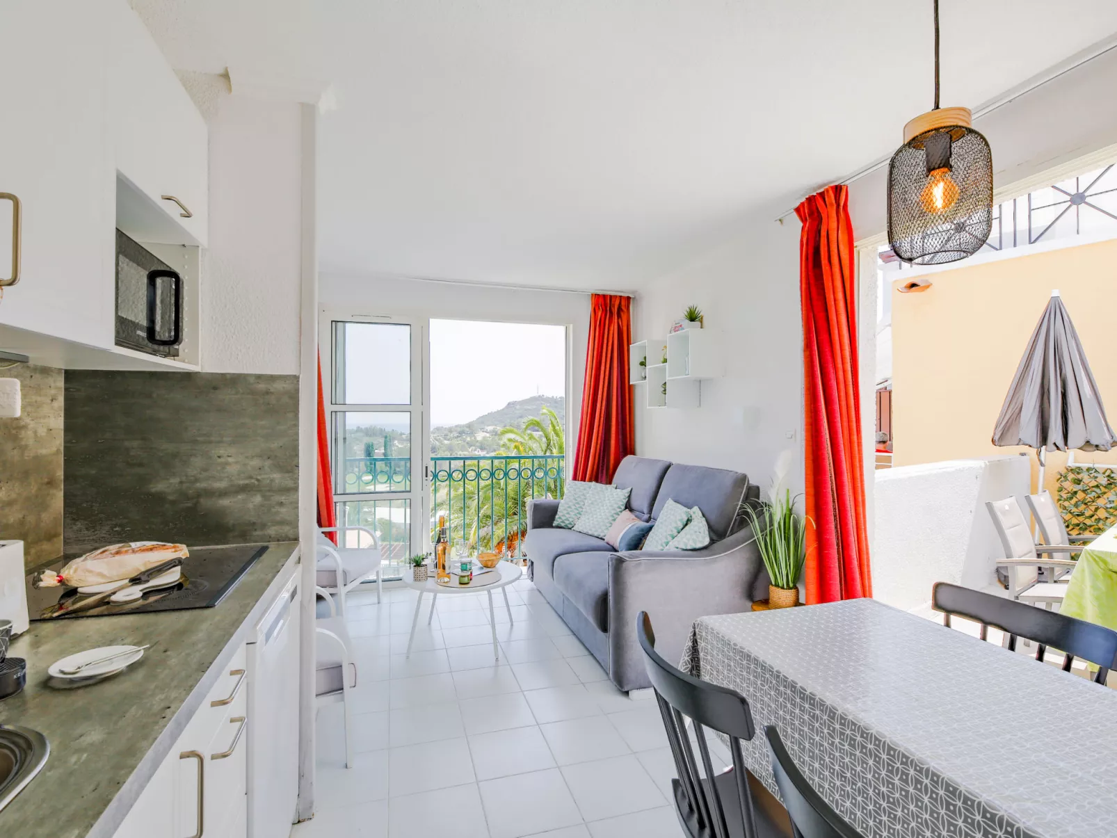 Le Village (C5 235)-Binnen