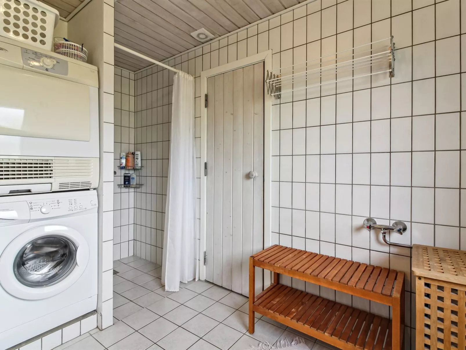 "Aike" - 400m from the sea-Binnen