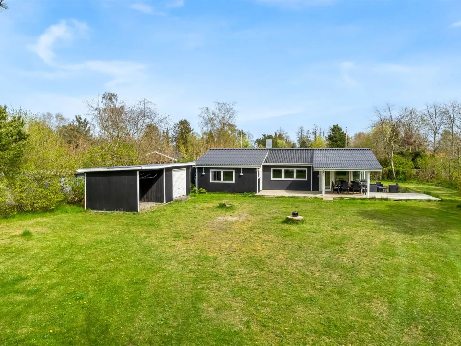 "Alkil" - 350m to the fjord-Buiten