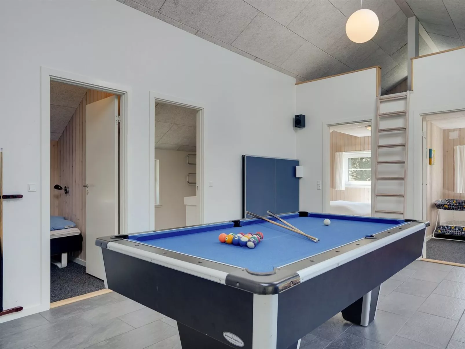 "Lova" - 600m from the sea-Binnen