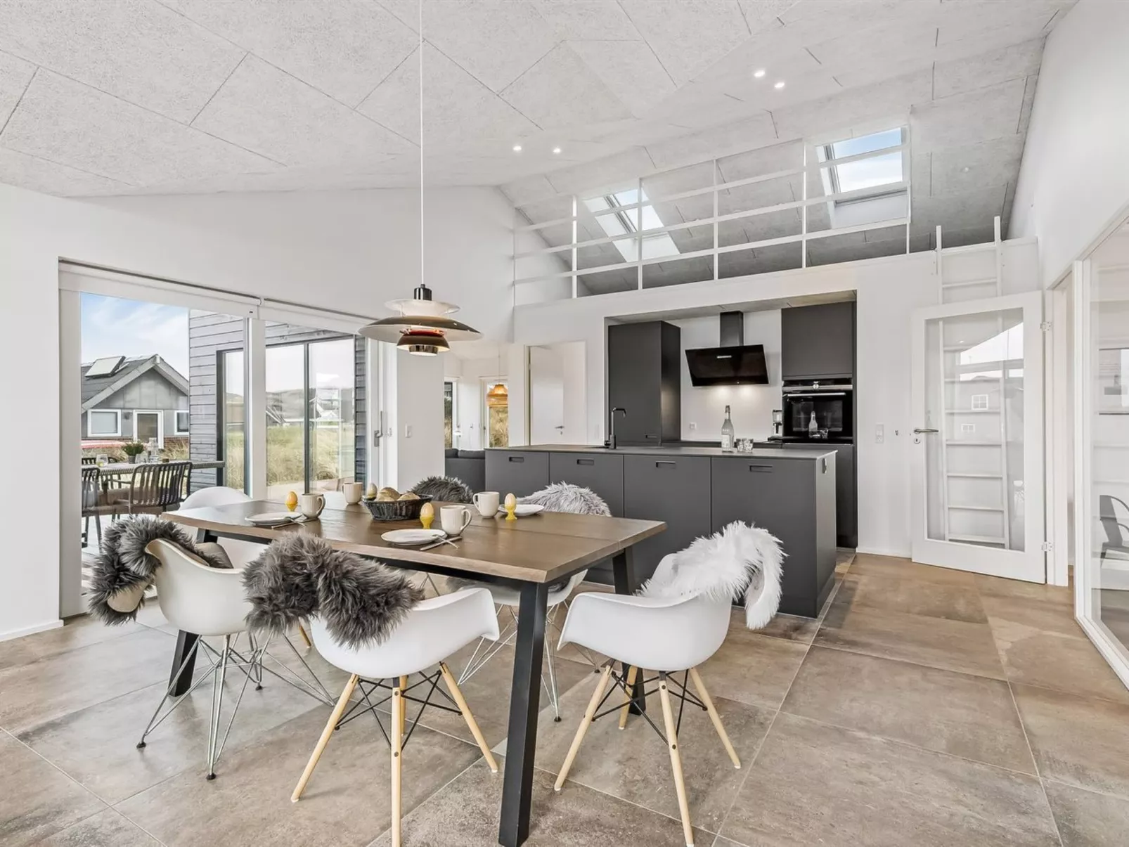 "Chenoa" - 350m from the sea-Binnen