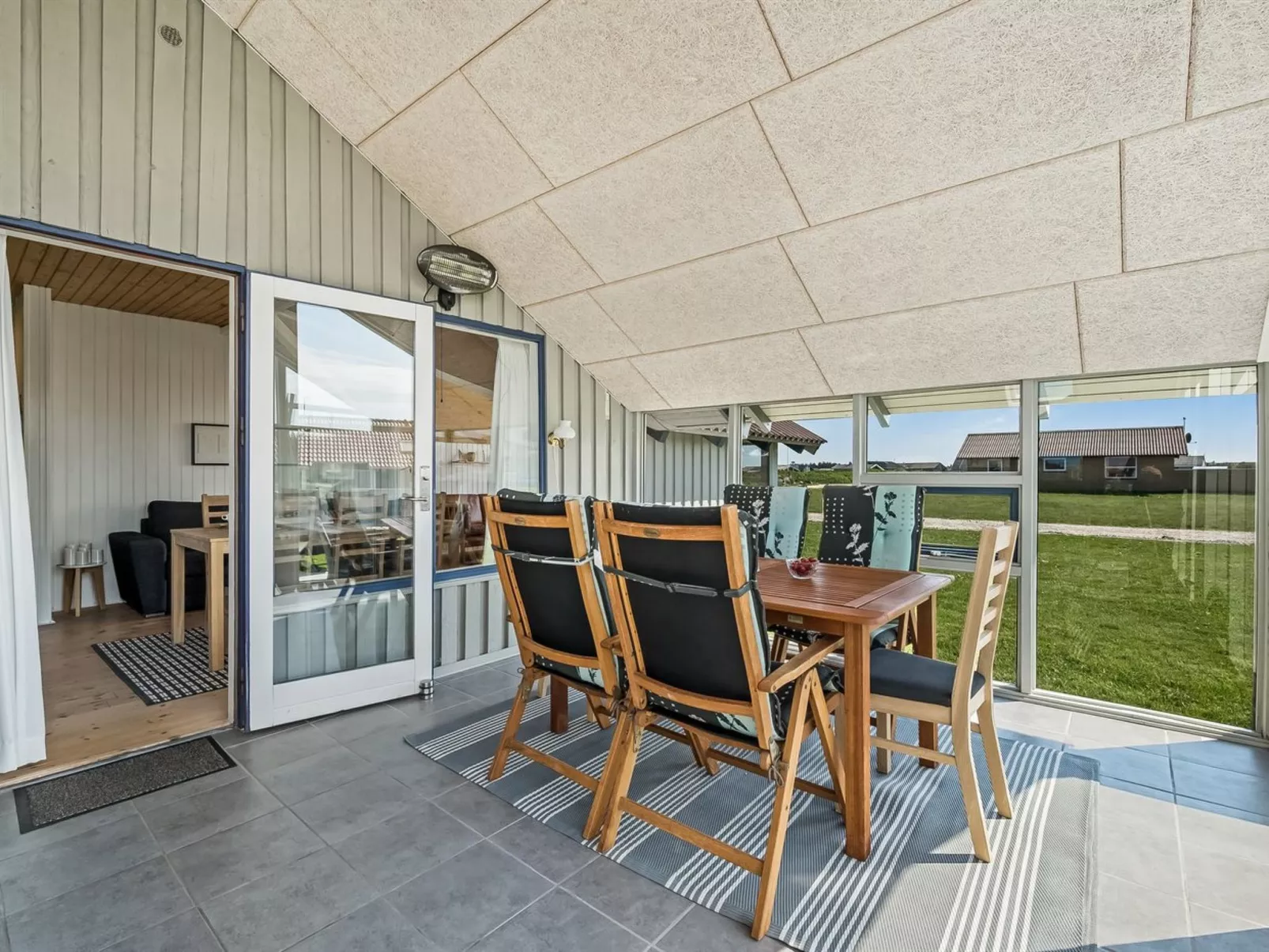 "Emppu" - 250m from the sea-Binnen