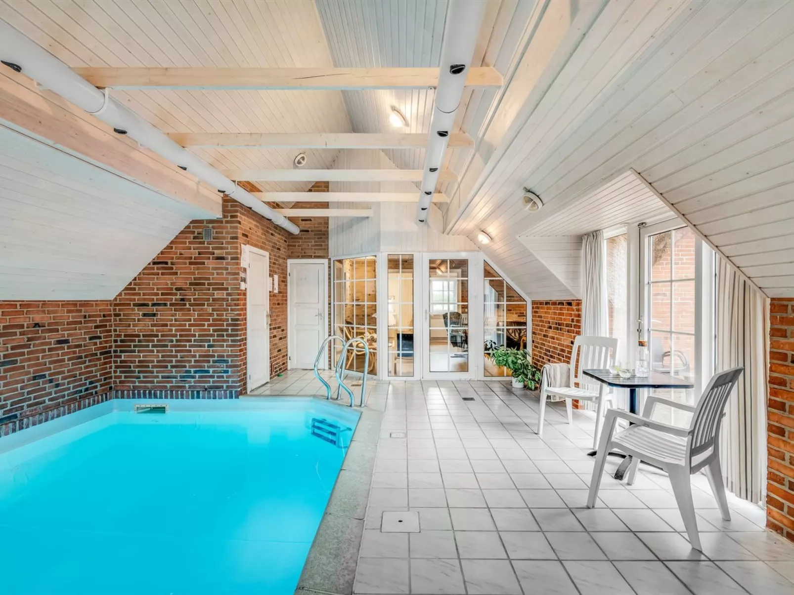 "Alexandria" -  from the sea-Buiten