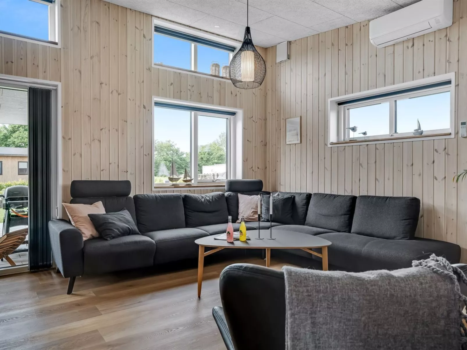 "Elevus" -  from the sea-Binnen