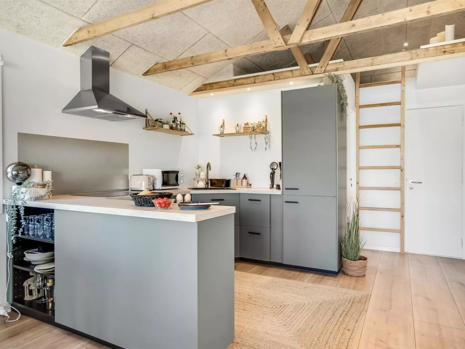 "Kanerva" - 100m to the fjord-Binnen