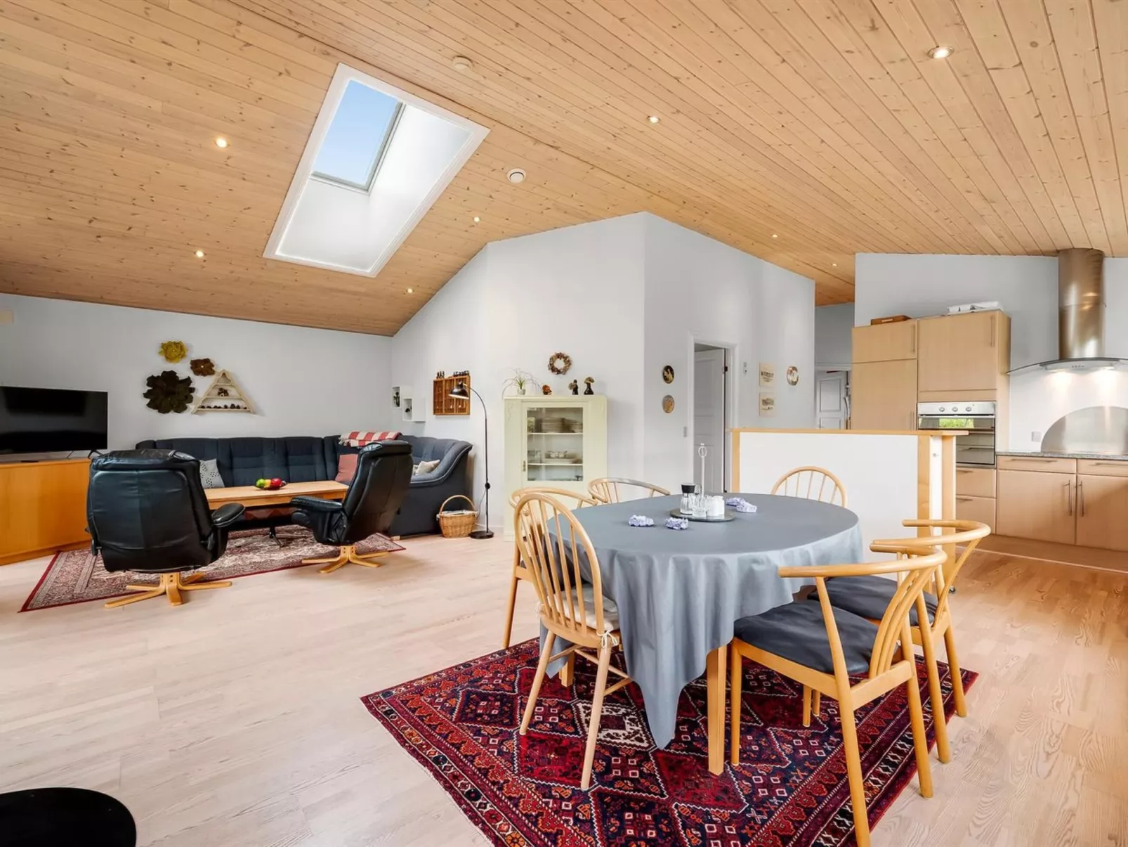 "Gertrud" - 950m to the fjord-Binnen