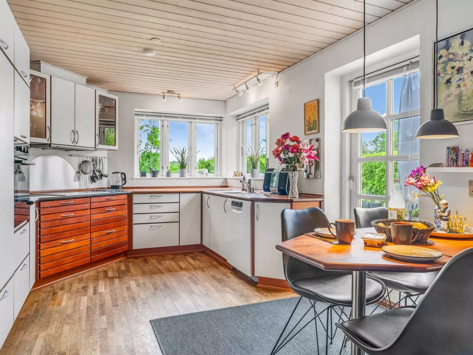 "Elza" - 2.5km from the sea-Binnen