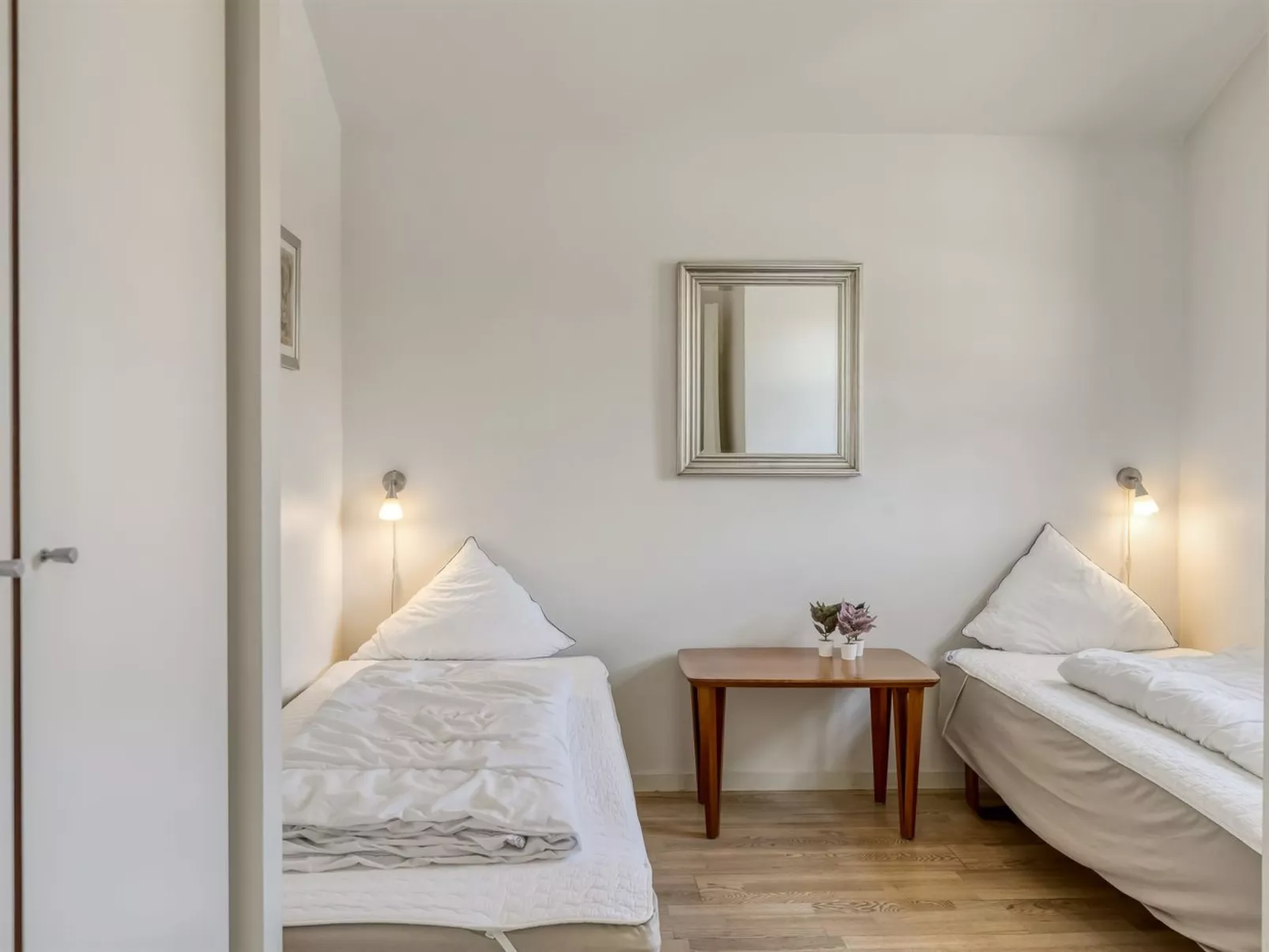 "Era" - 100m from the sea-Binnen