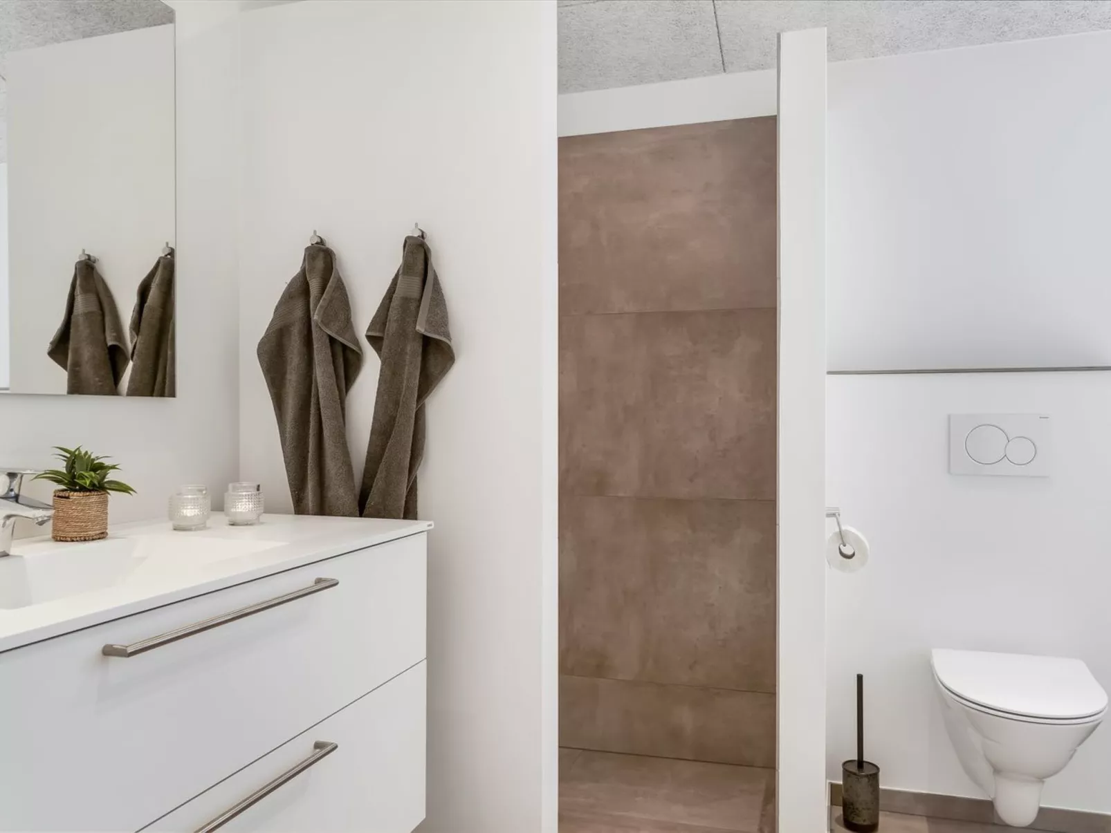 "Zoya" -  from the sea-Binnen