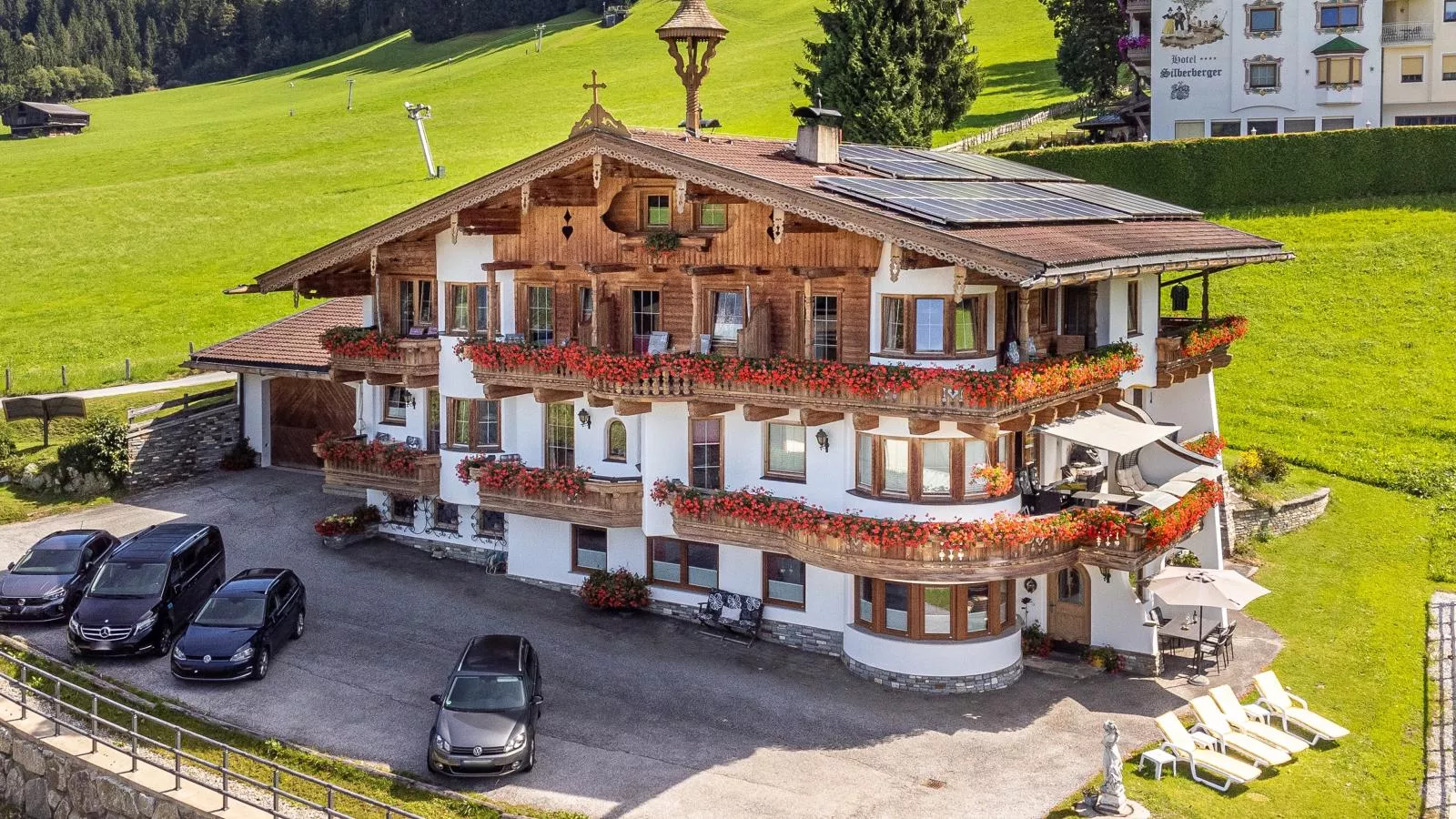 Landhaus Marchfeld Top 2-Buitenkant zomer