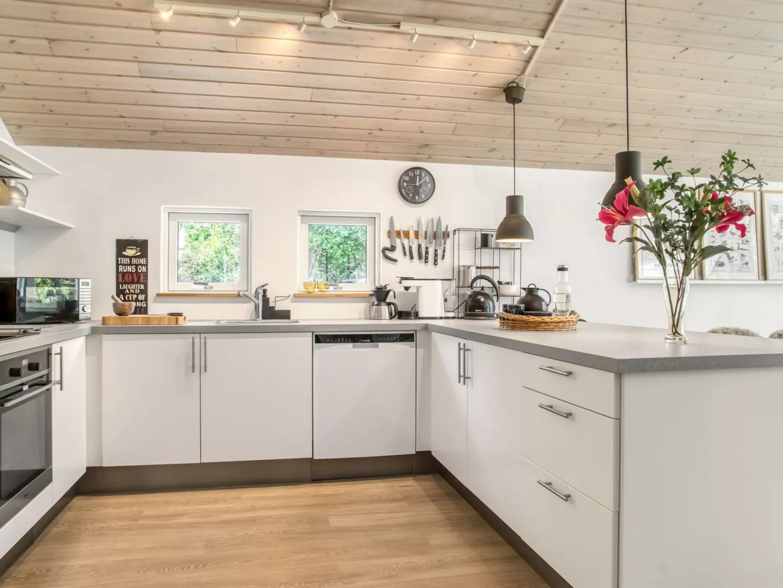 "Swarthofthi" - 340m to the fjord-Binnen