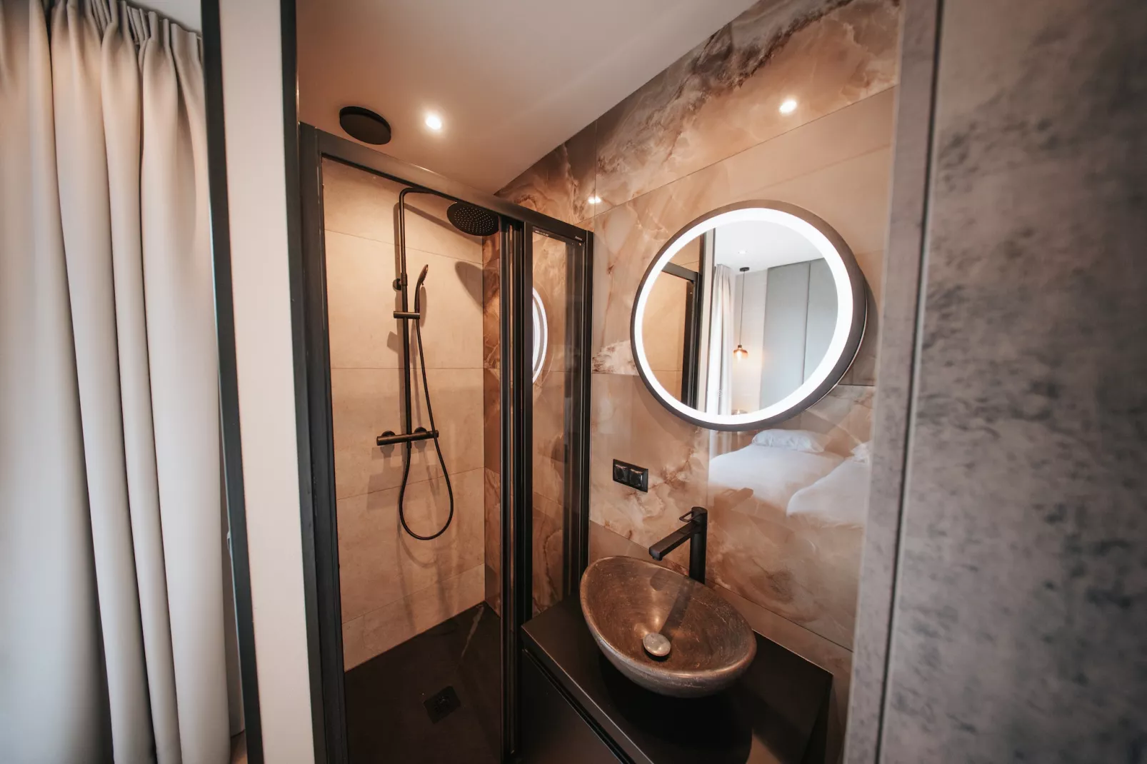 Villa Watergloed | 16 personen-Badkamer