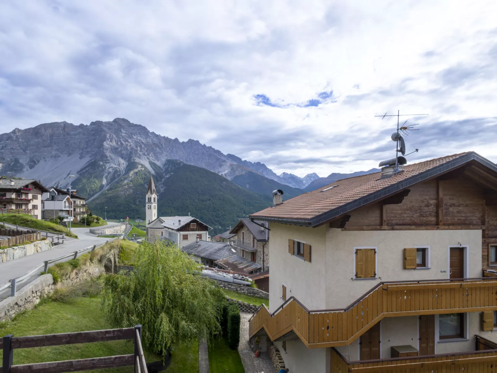 Oga Mountain Home-Buiten