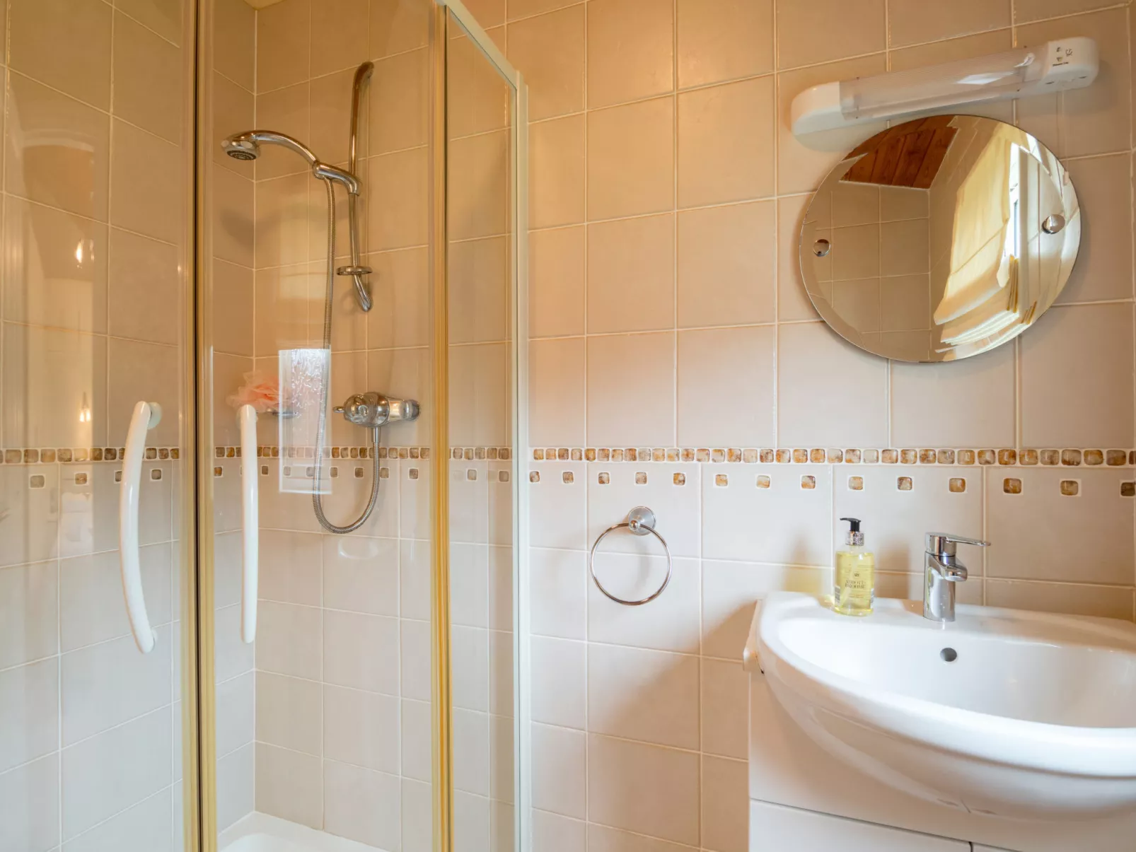 Whitsand Bay Lodge-Binnen