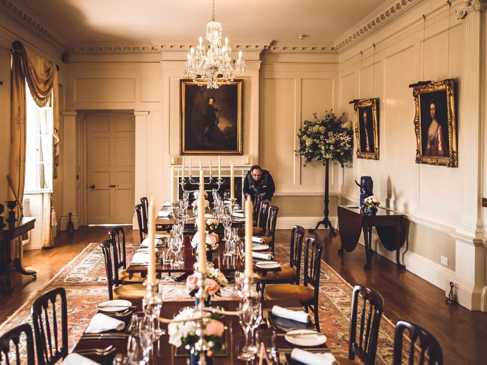 Historic Castle on River Tamar-Binnen