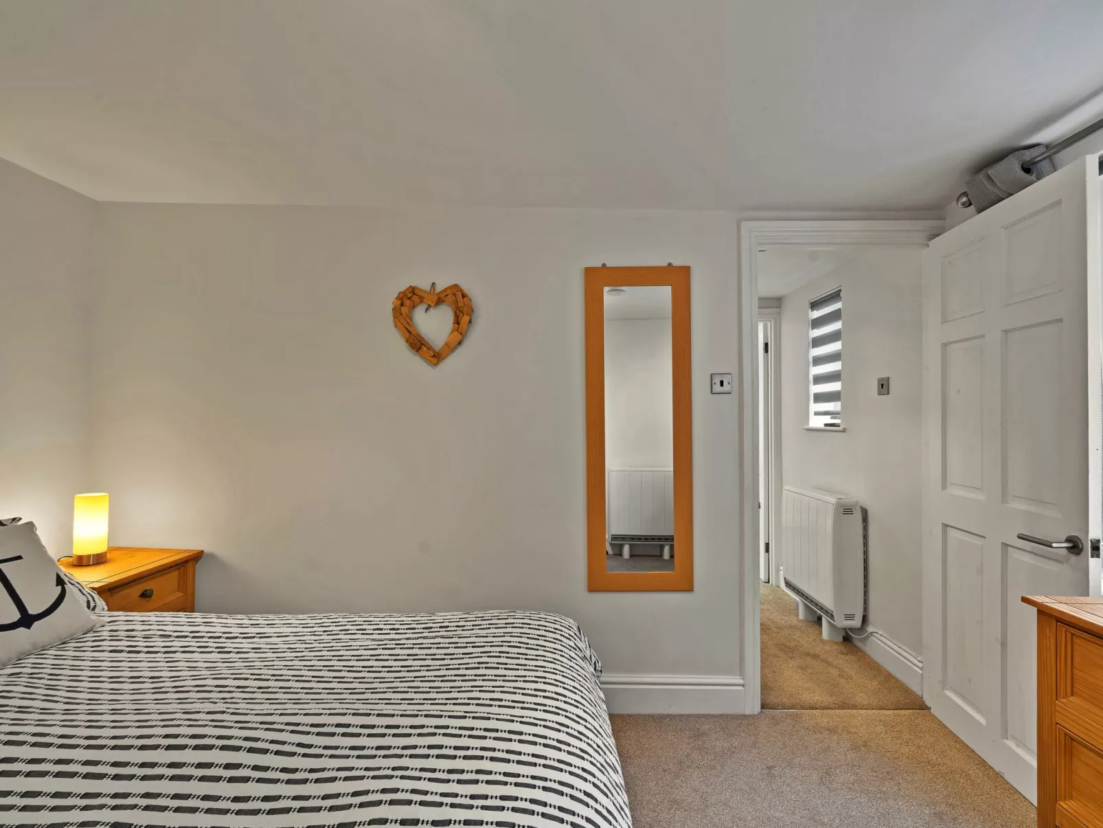 Porthole Cottage-Binnen