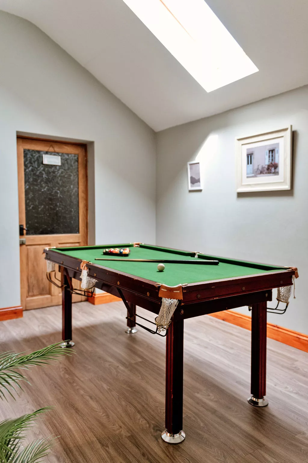 The Welsh Farmhouse-Binnen