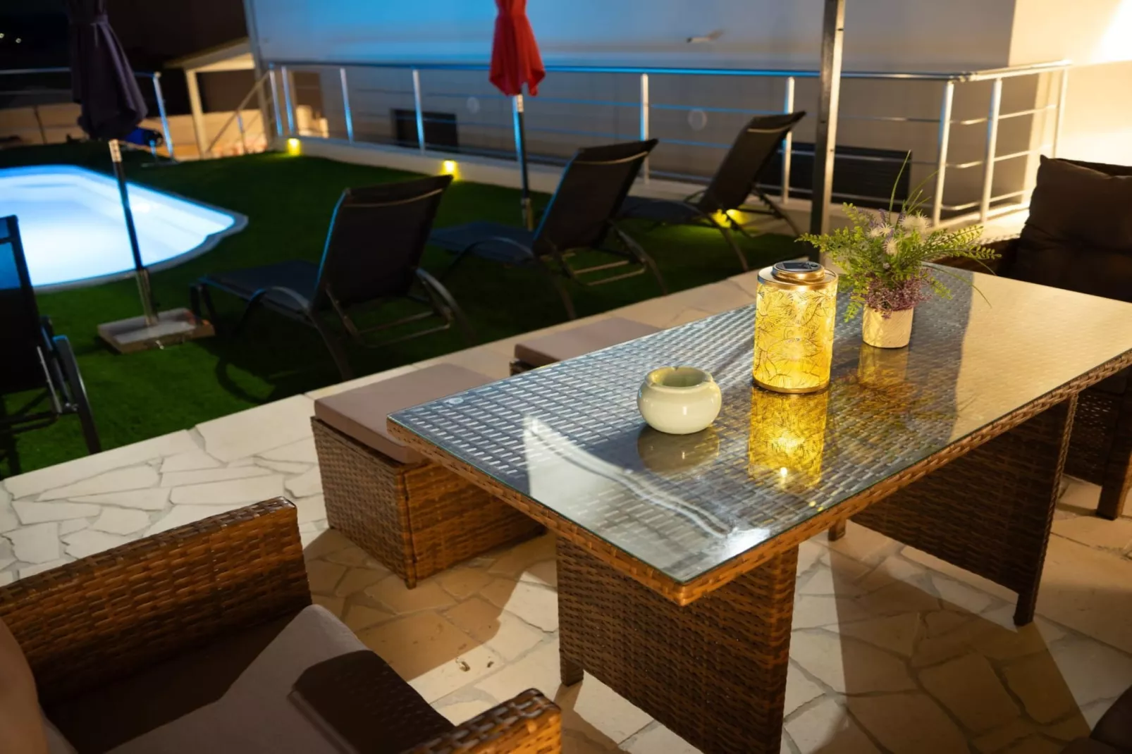 One-Bedroom Apartment (A4)-Zwembad