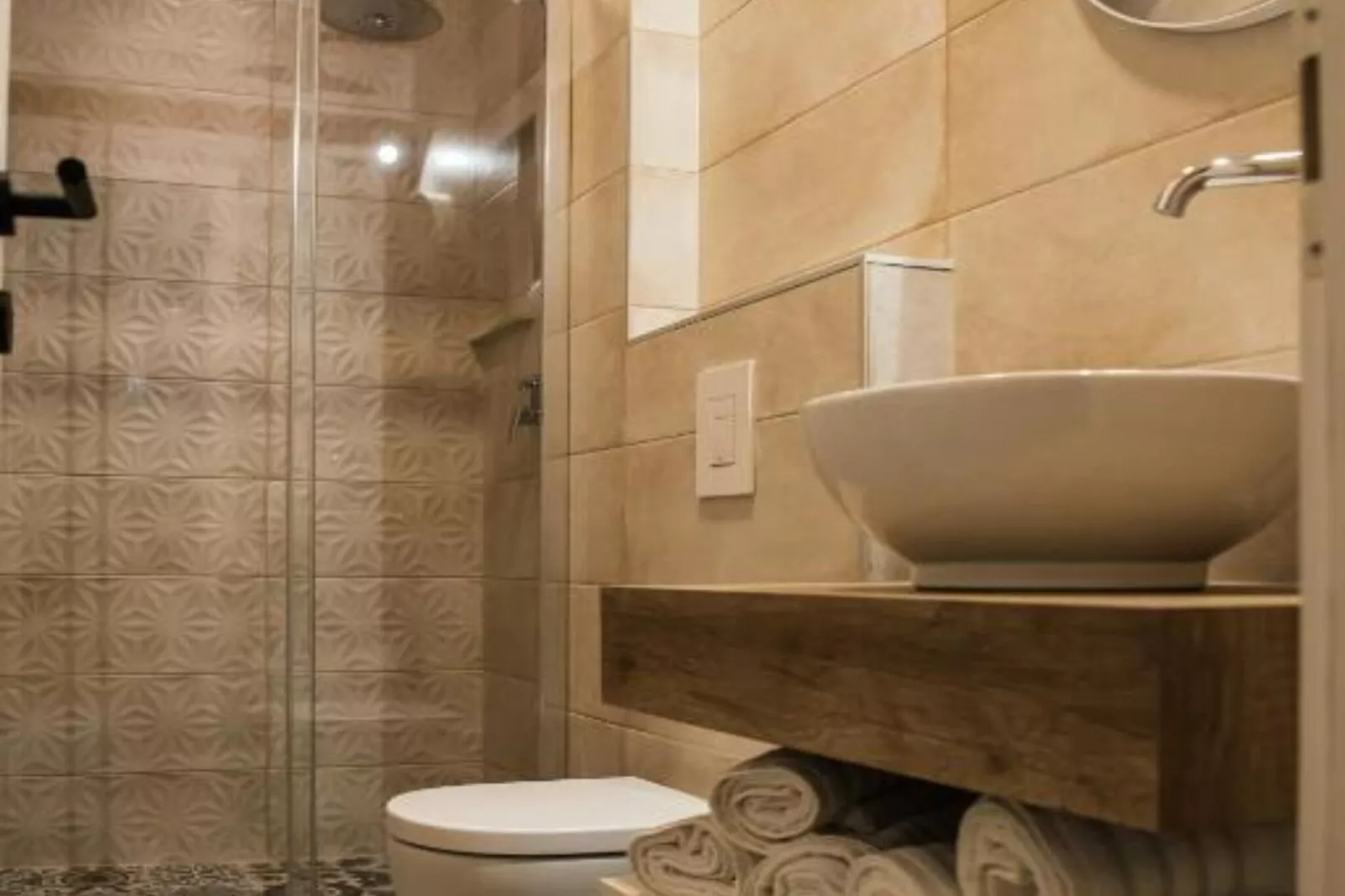 Luxury Villa Lara with Heated Pool, Hot-Tub and Sauna - Six Bedroom Villa with Pool-Badkamer