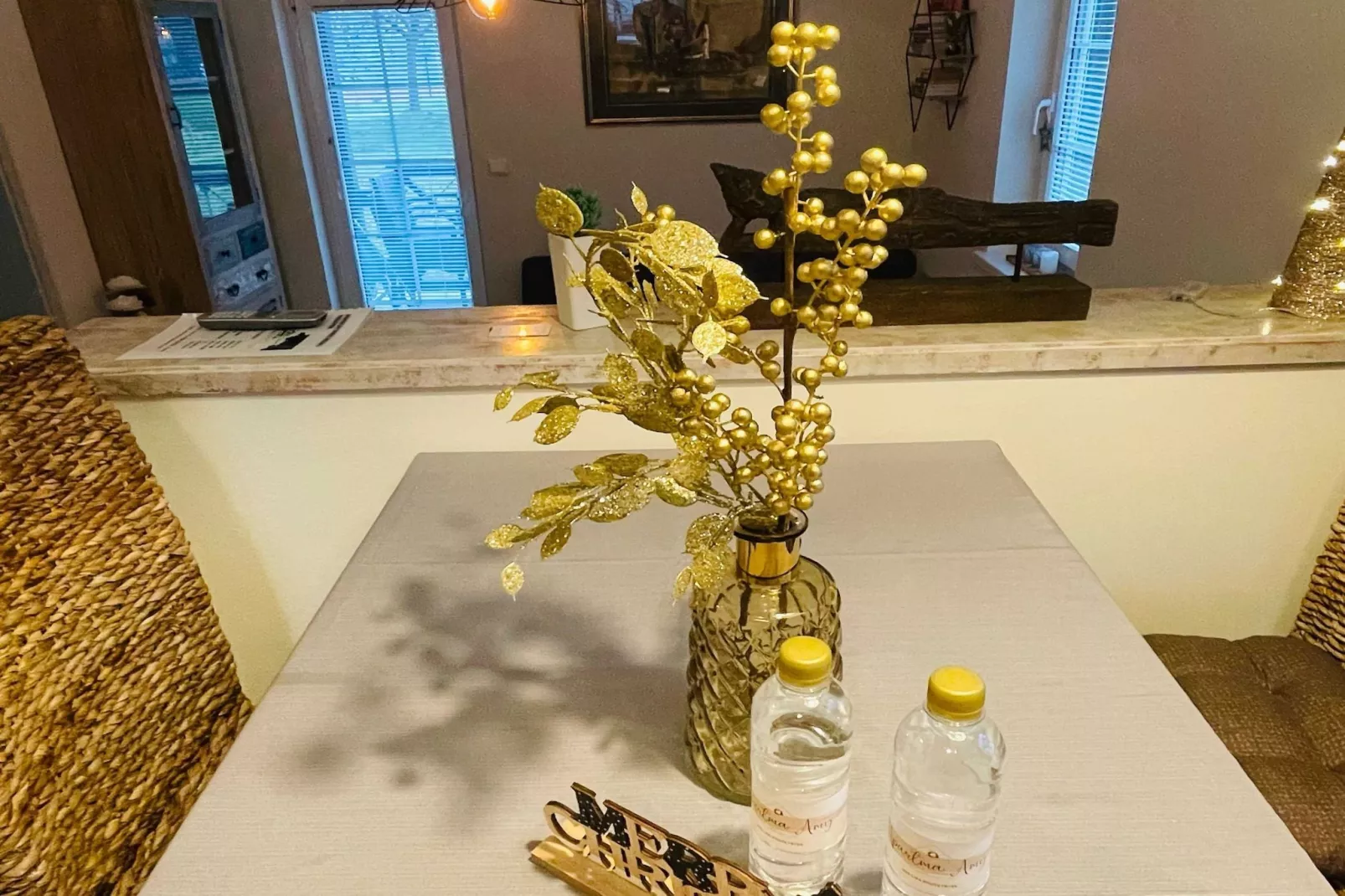 Rustic and Radiant Retreat Apartments with Terrace - Classic One Bedroom Apartment with Terrace (owner app 12)-Binnen