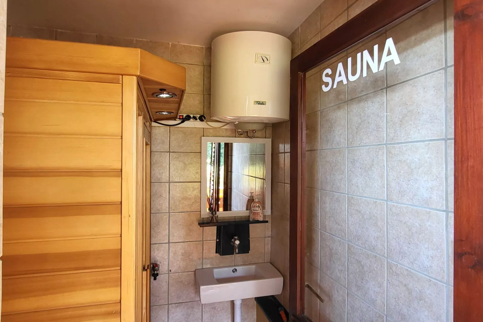 Harvest Horizon Holiday Home with Sauna - One Bedroom Holiday Home-Sauna