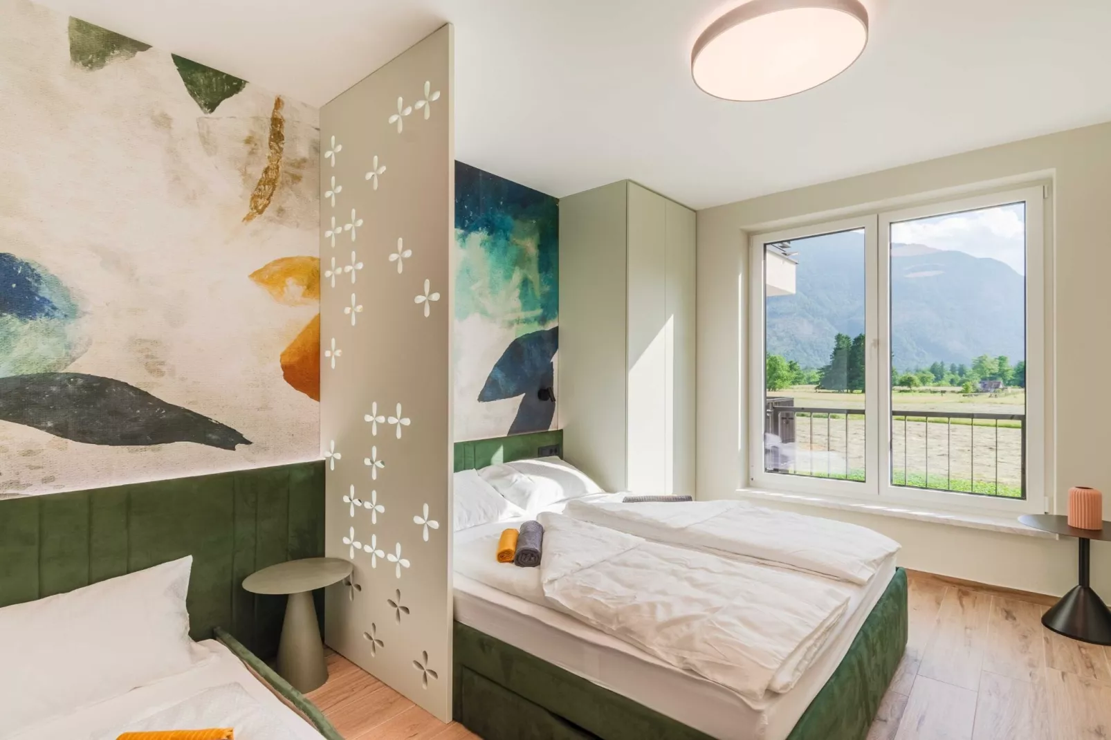 Bovec Chic Apartment with Sauna - One Bedroom Apartment with Balcony-Slaapkamer