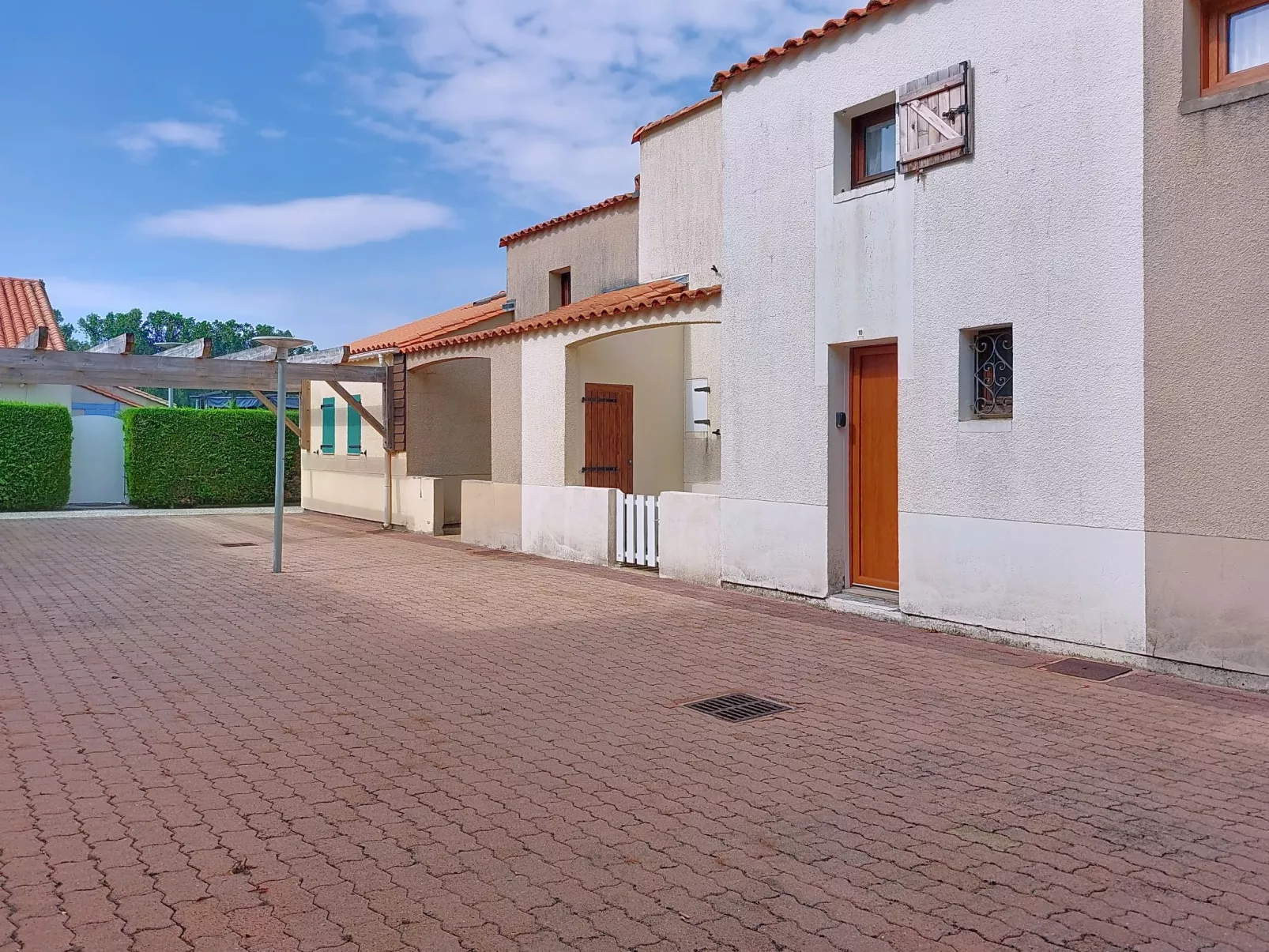 Les Charmilles-Buiten