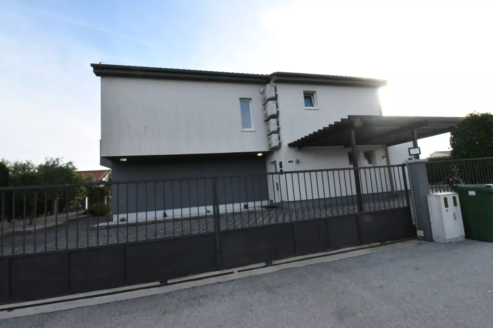 Luxury Escape with Swimming Pool & Modern Design -Deluxe Four Bedroom Villa with Private Pool (Villa 6)-Buitenlucht