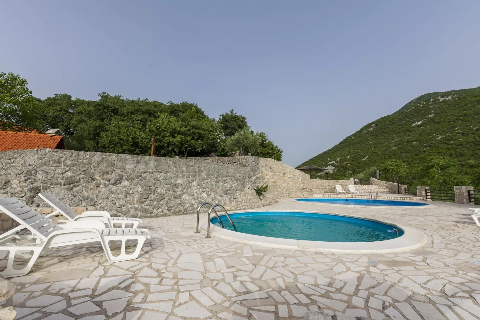 Rustical Resort Kokorići with Shared Outdoor Swimming Pool - One Bedroom Apartment with Terrace-Zwembad
