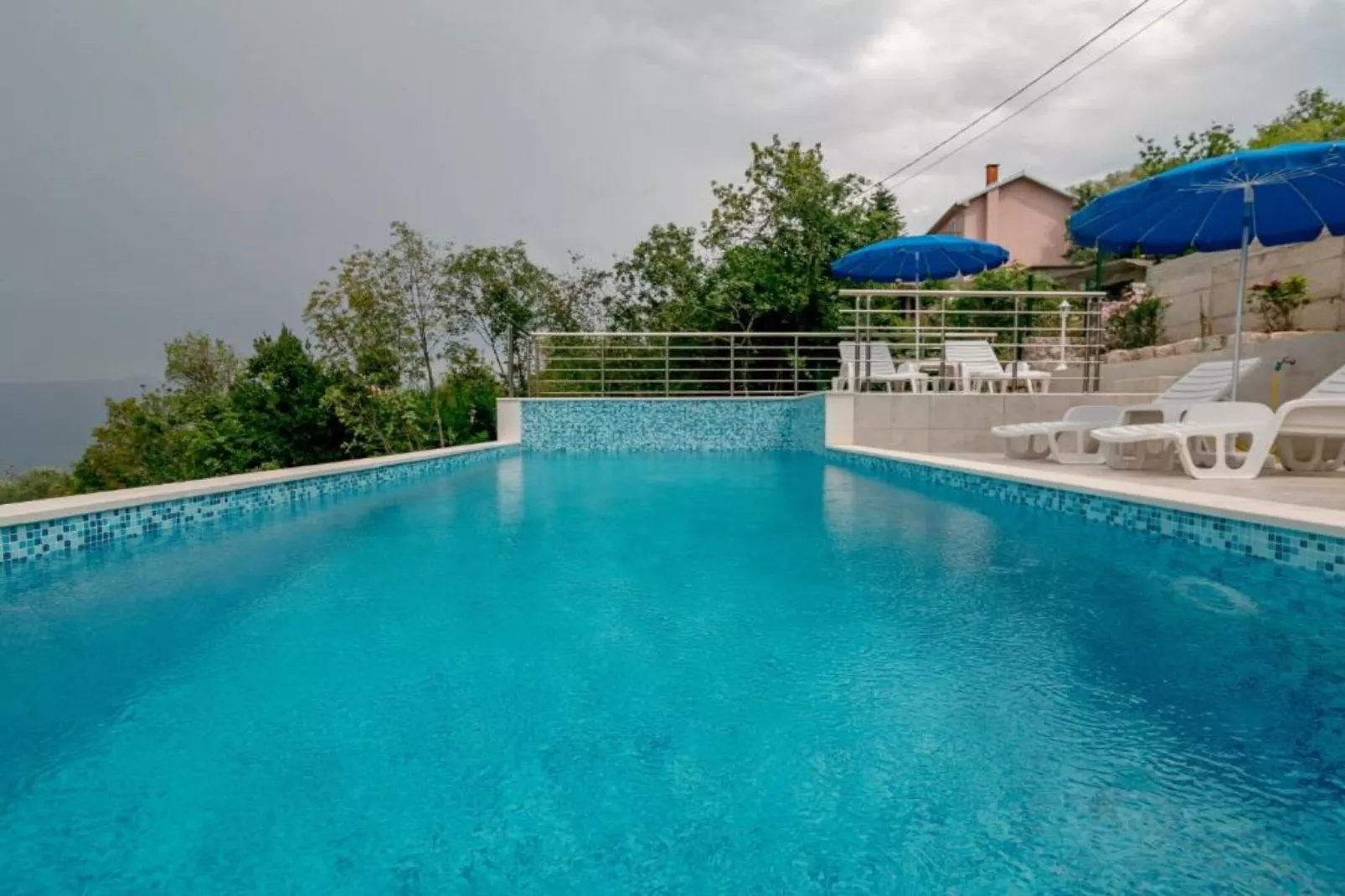 Tranquil Retreat with Private Pool in Lustica Bay - One Bedroom Apartment with Balcony and Sea View 1-Zwembad