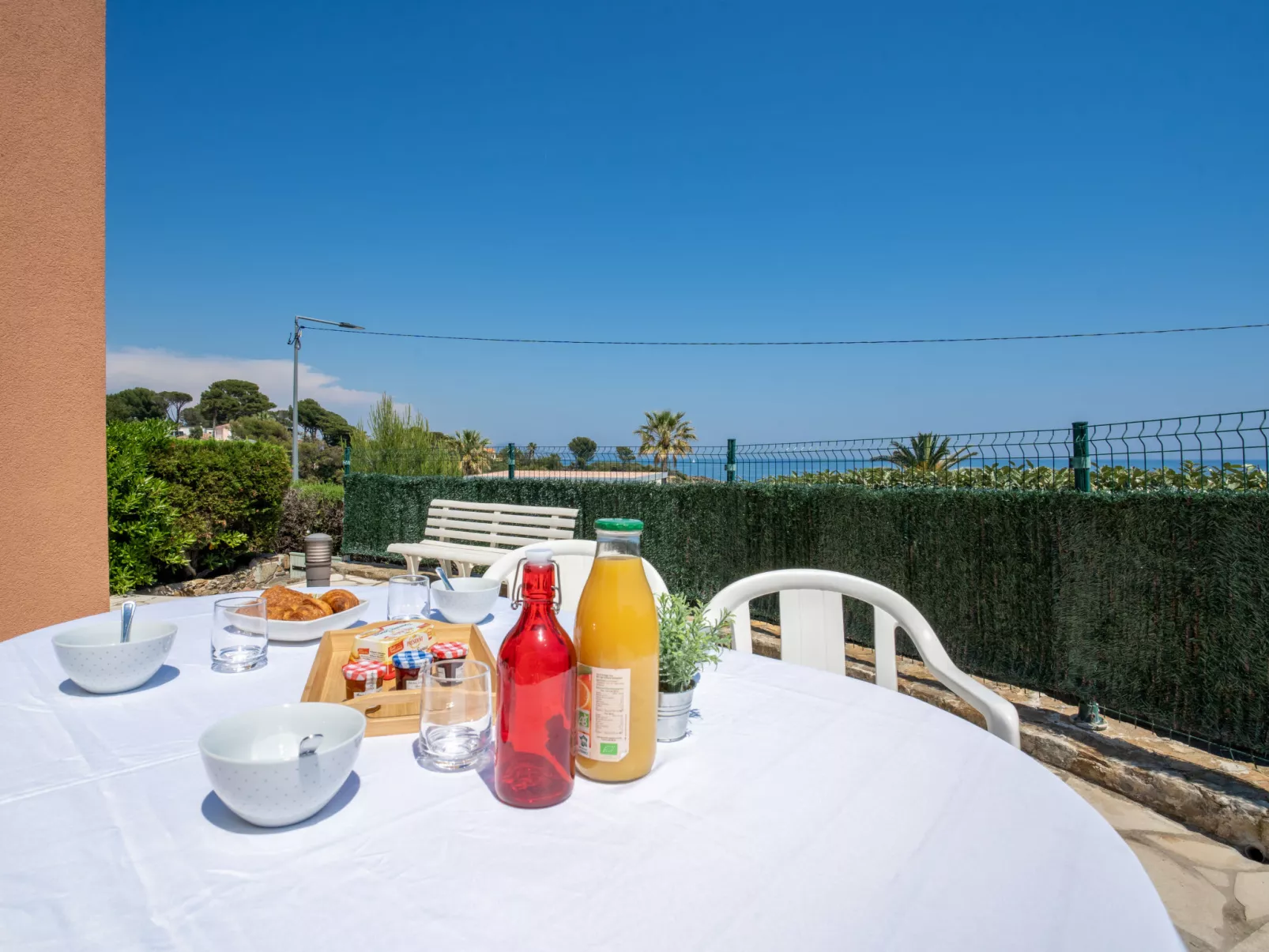 Le Front de Mer-Buiten