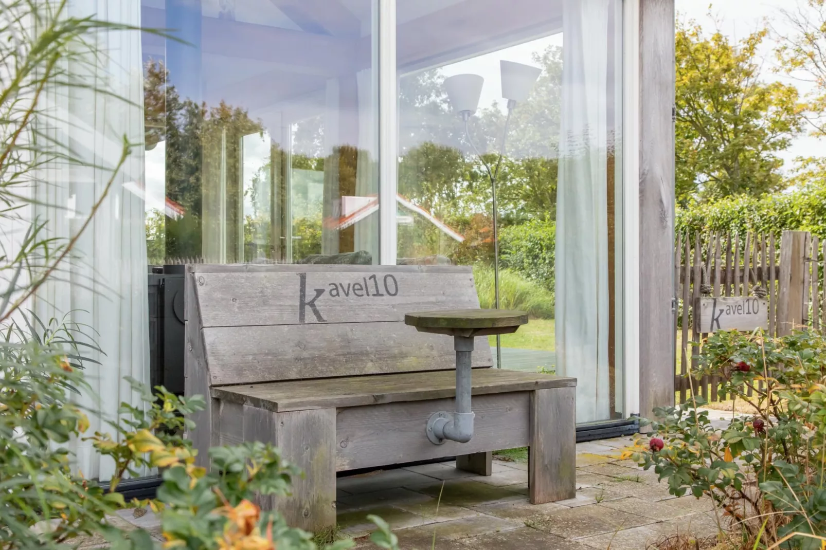 Zonnedorp Kavel 10 Renesse | Villa near the Beach & with Spacious Garden-Sfeer