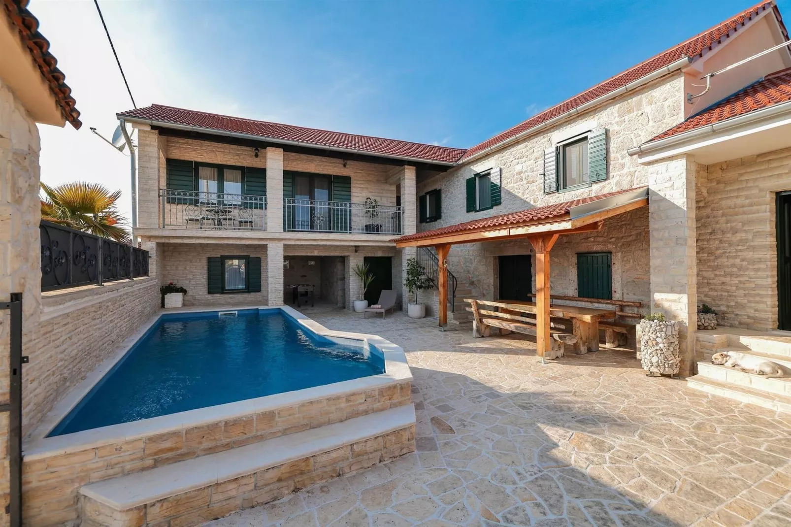 Authentic Villa Vita-Zwembad