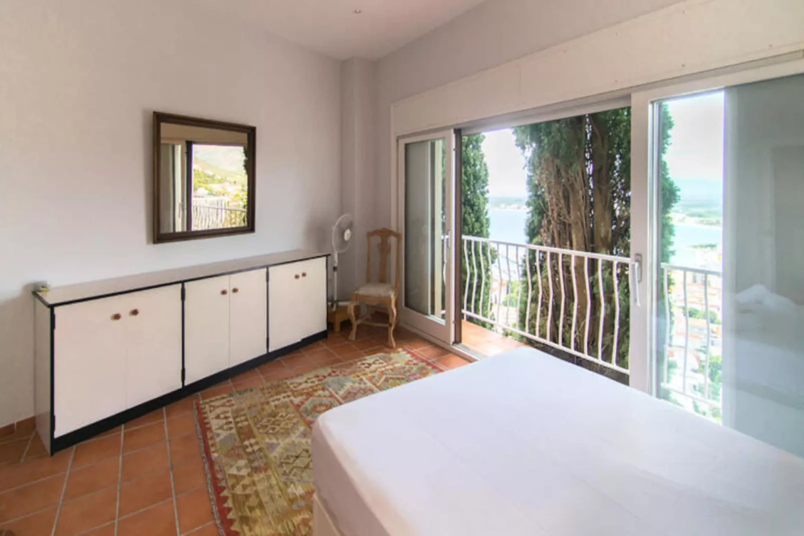 Maison à Roses-Niet-getagd