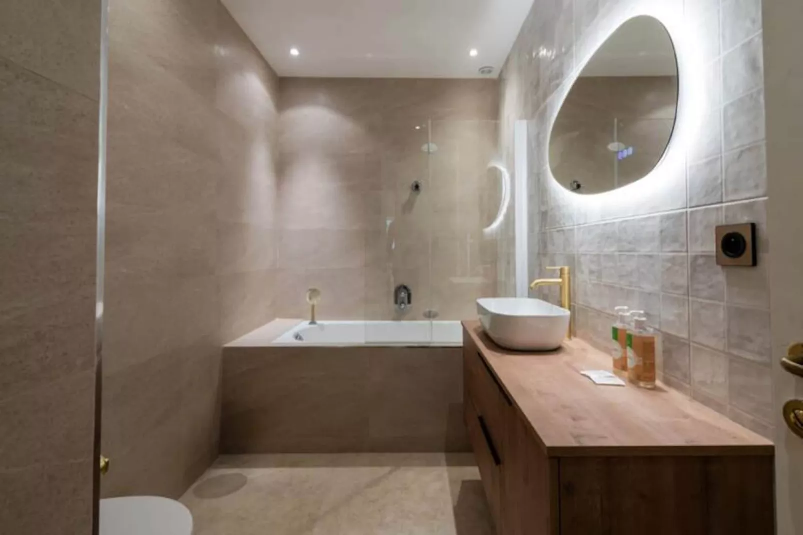 Résidence 4p Bourgeois Rez-de-jardin, Proche Croisette & Plages-Niet-getagd