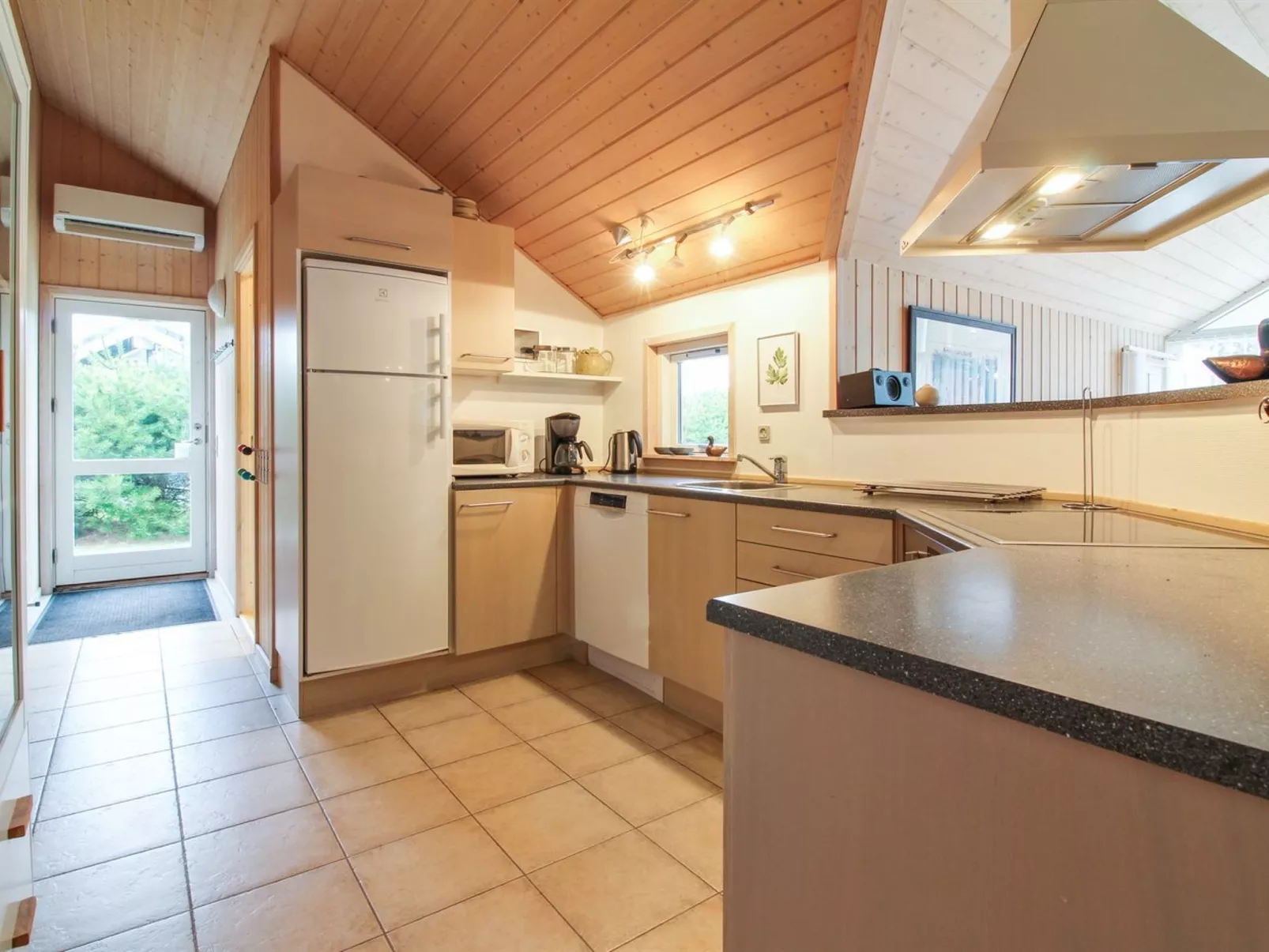 "Synnöve" - 550m from the sea-Binnen