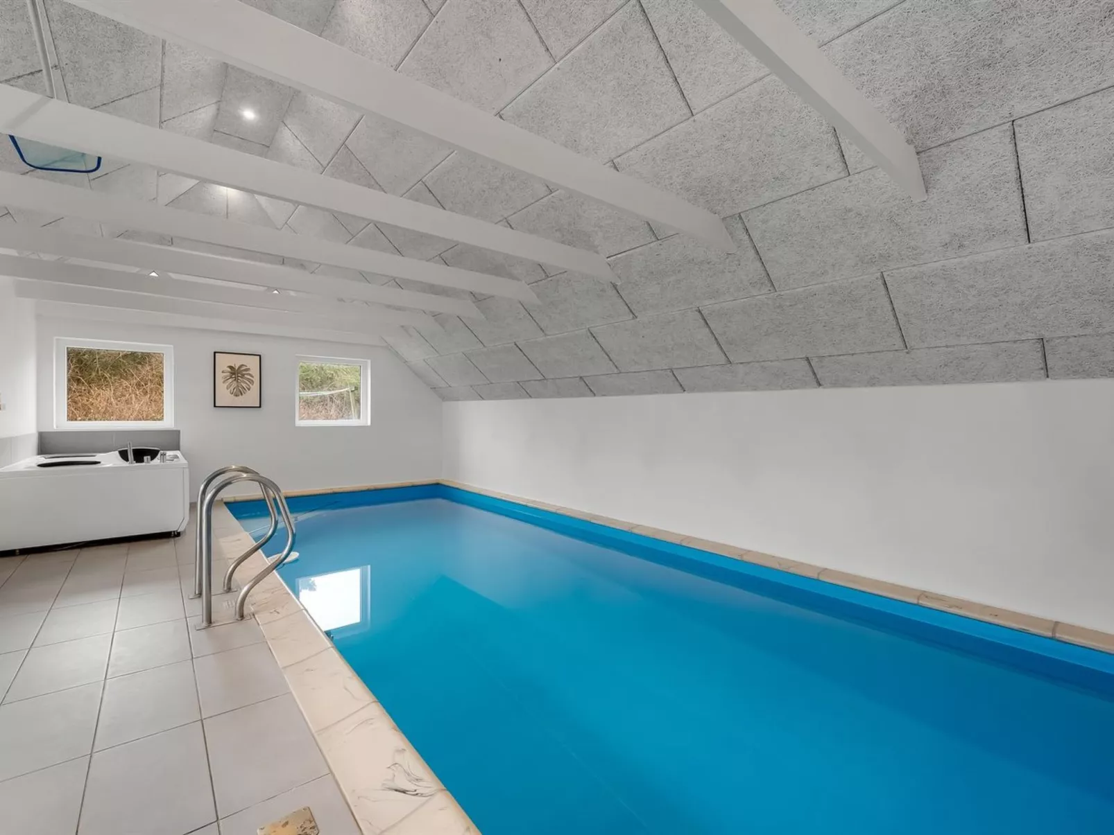 "Severine" -  from the sea-Buiten