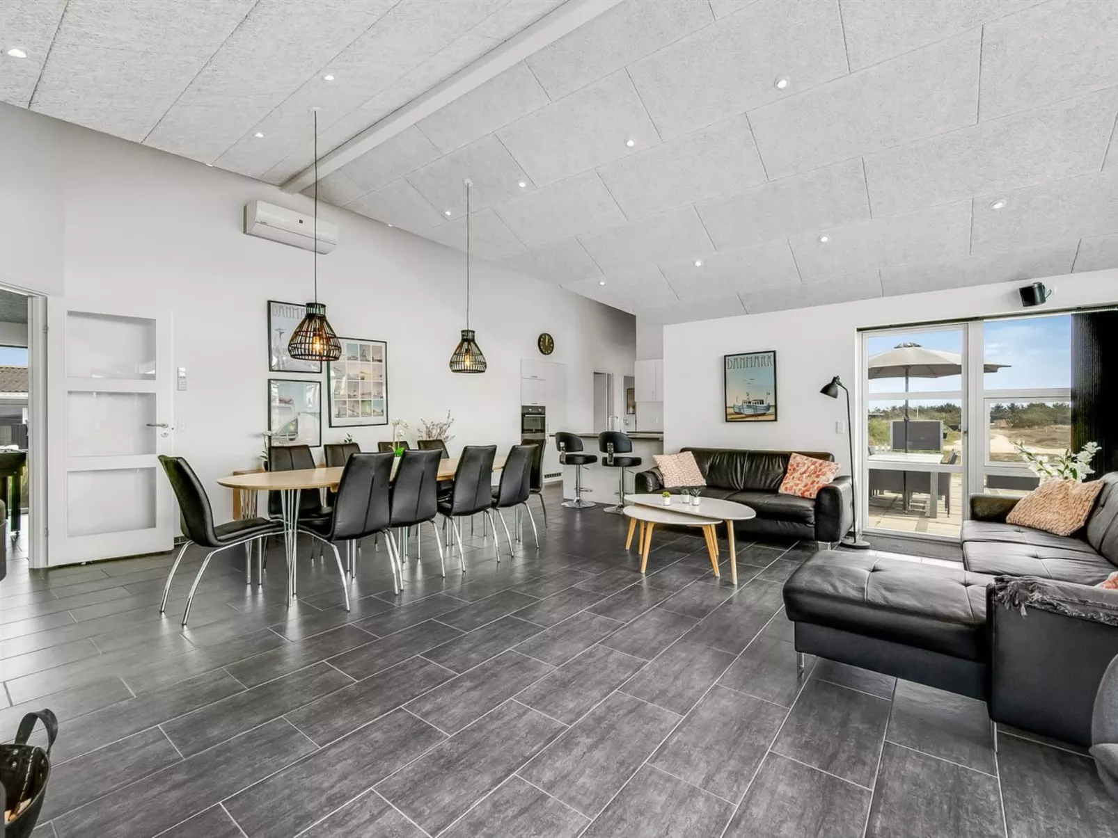 "Ennie" -  from the sea-Binnen