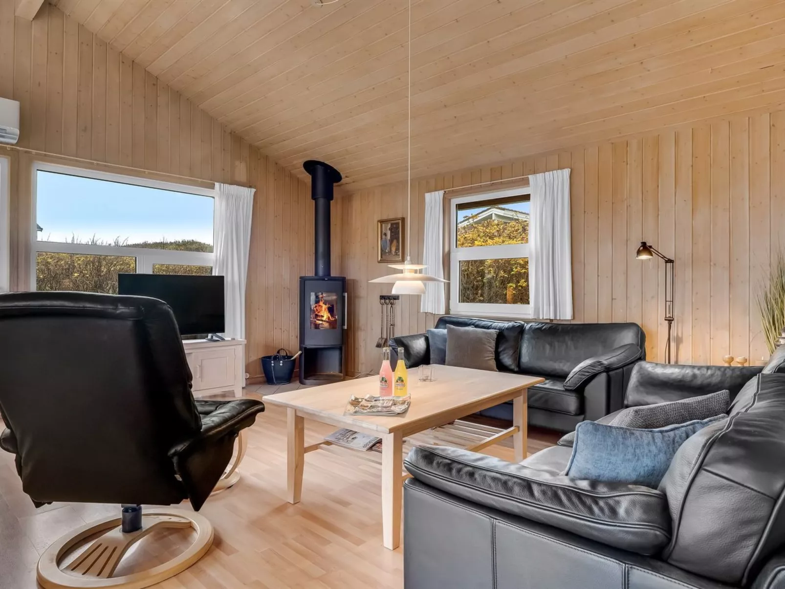 "Sofja" - 150m from the sea-Binnen