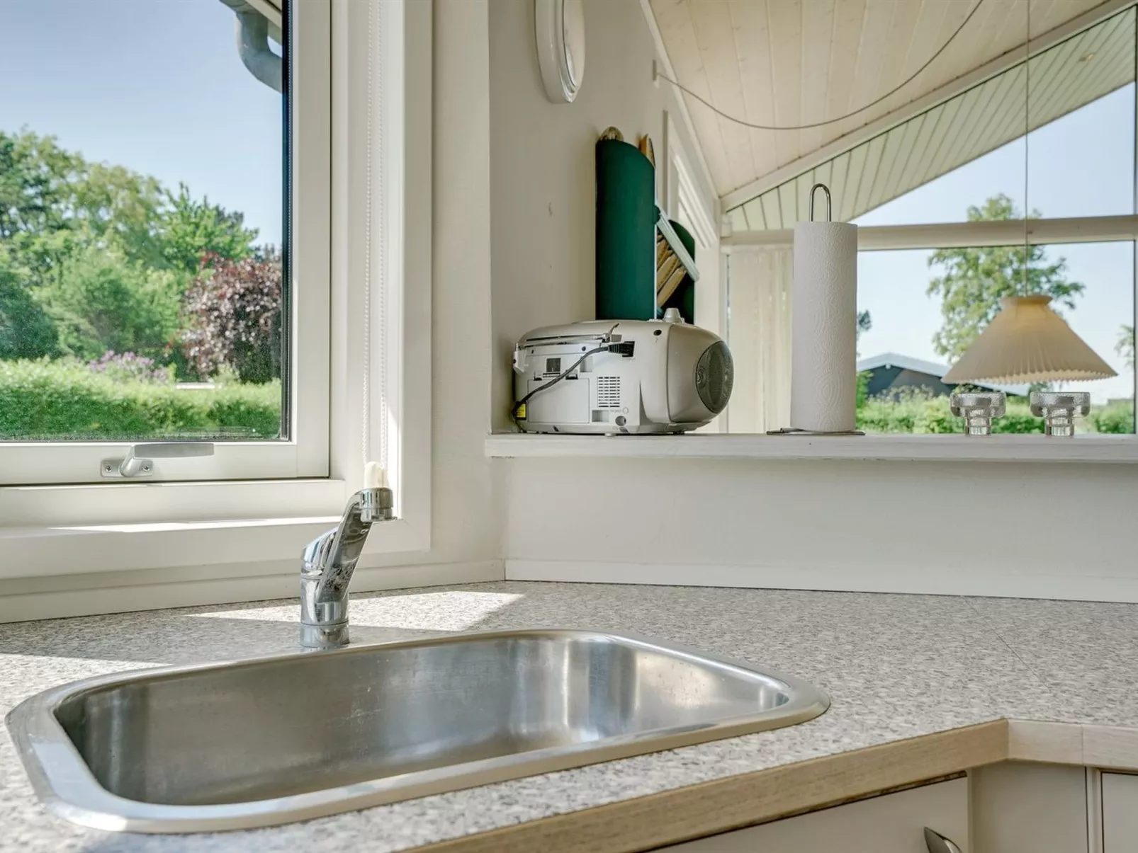 "Maybritt" - 100m from the sea-Binnen