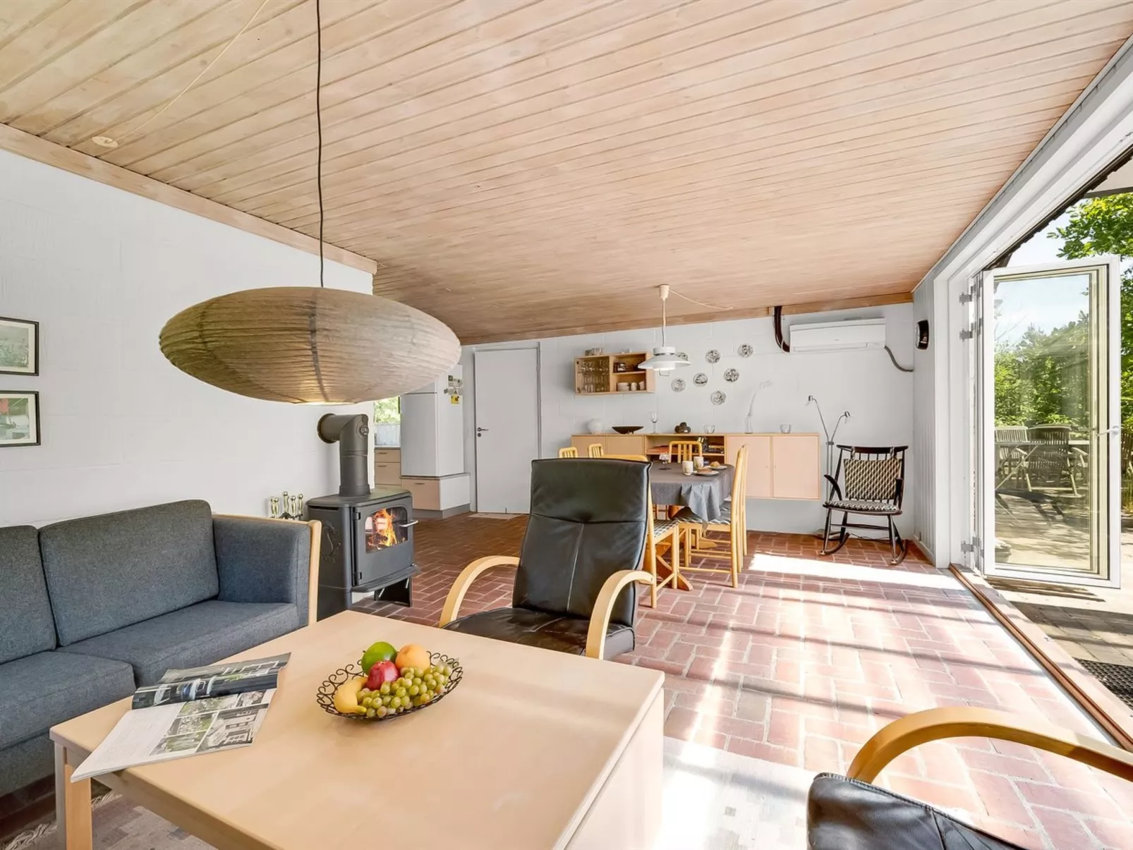 "Mirva" - 800m to the fjord-Binnen