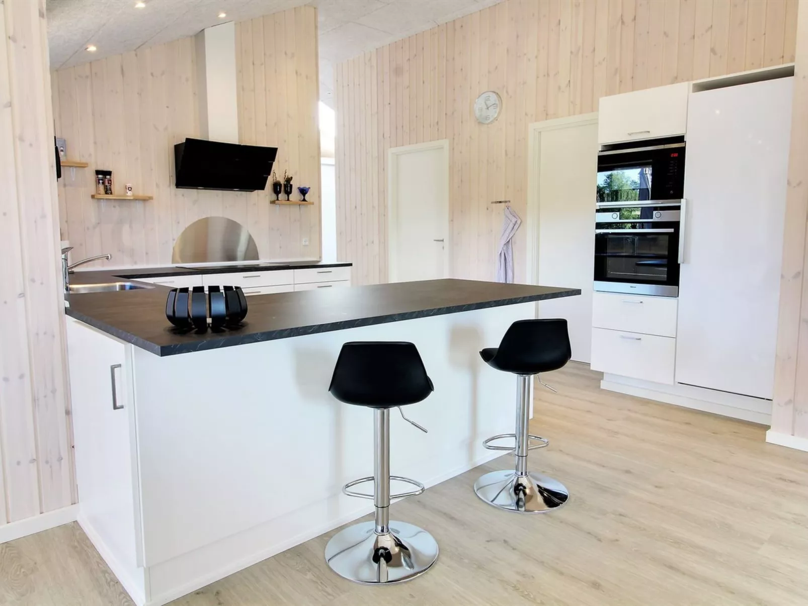 "Tahvo" - 3.3km from the sea-Binnen