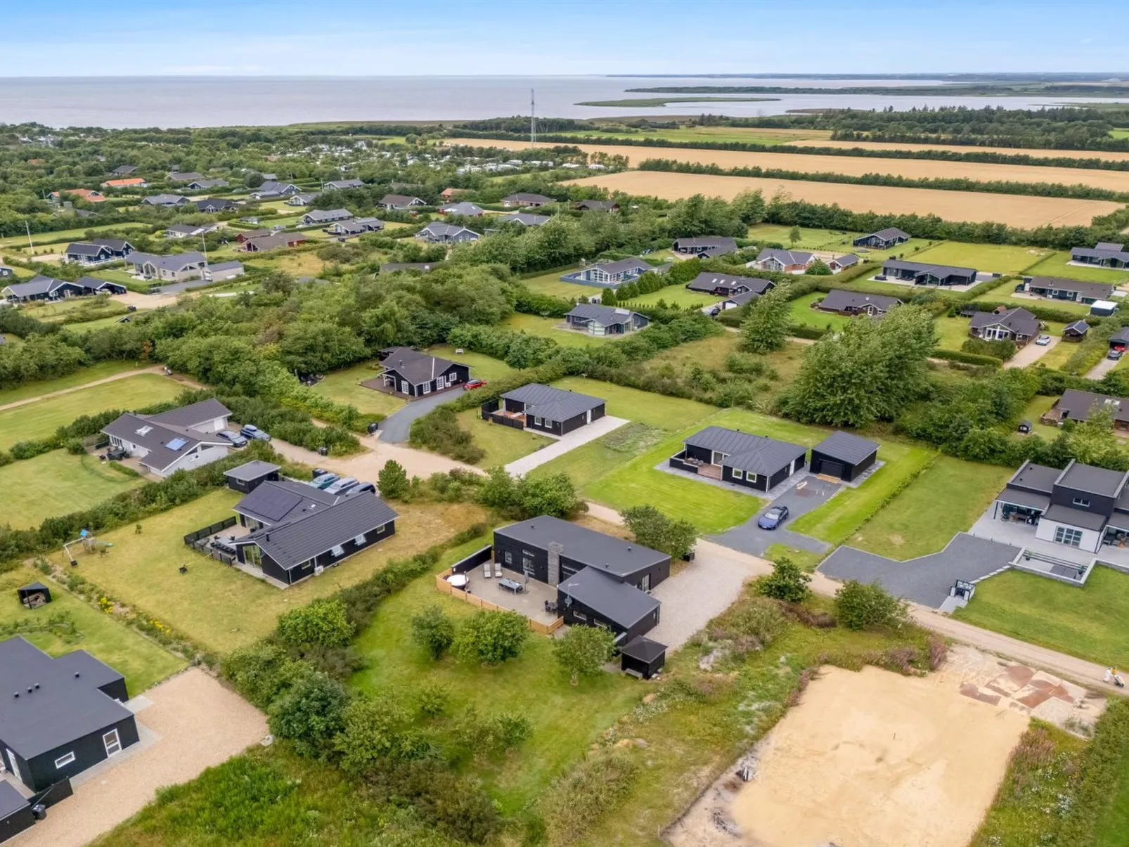 "Weike" - 950m to the fjord-Buiten