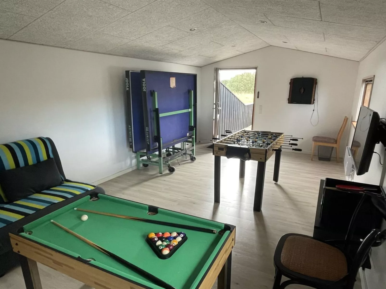 "Finna" - 1km from the sea-Binnen