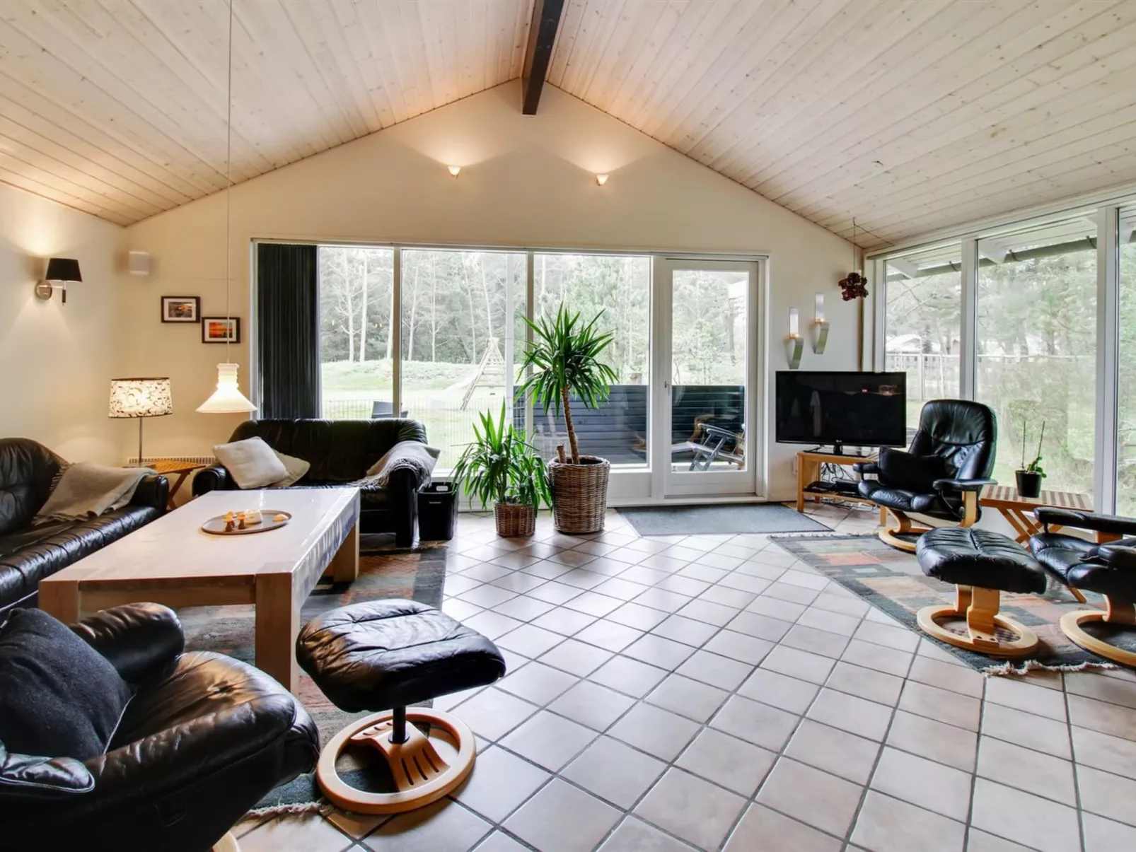 "Sora" - 2km from the sea-Binnen